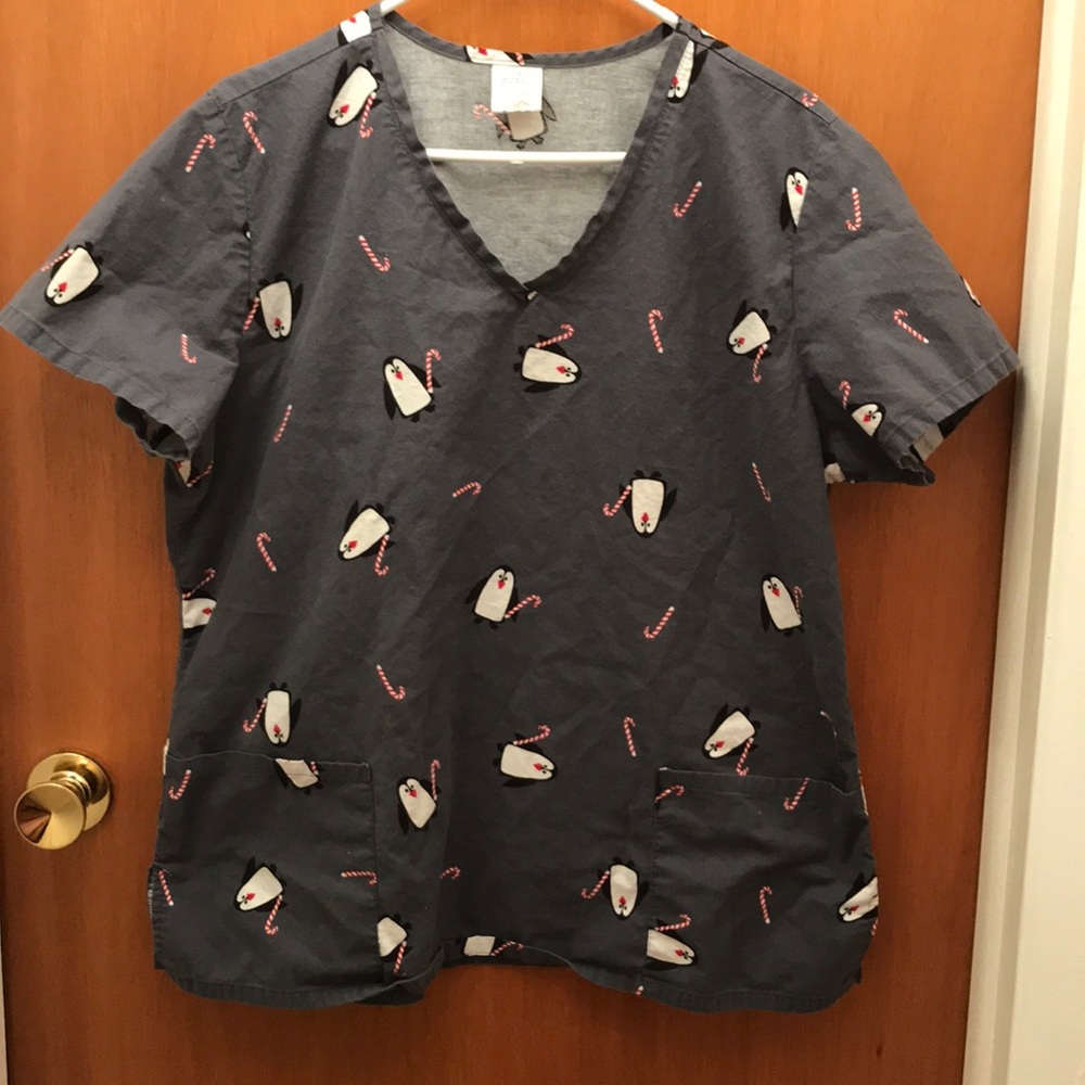 🔥Size Large Penguin Scrub Top